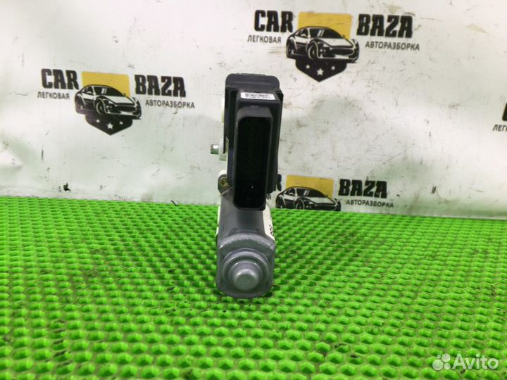 Моторчик стеклоподъемника задний правый R