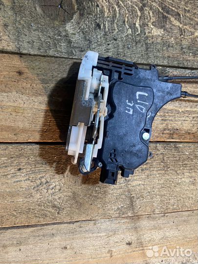 Замок задний правый mitsubishi lancer 10