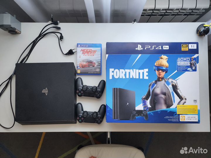 Игровая приставка ps4 pro 1tb