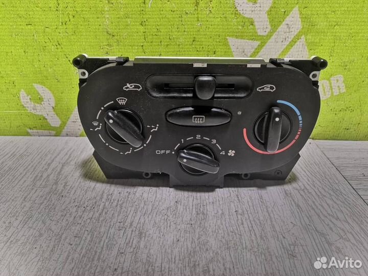 Блок управления печкой Пежо 206