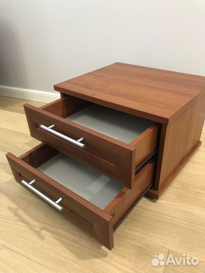 Тумба прикроватная с ящиками