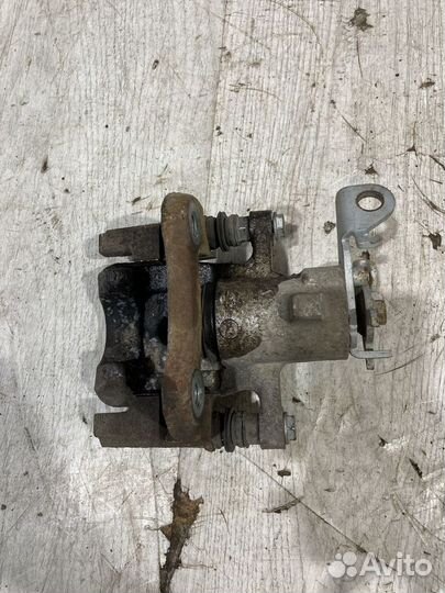 Суппорт тормозной задний Renault megane 3 Лев