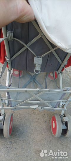 Прогулочная коляска трость