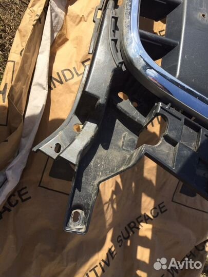 Решетка радиатора Audi Q3 8U0853653H