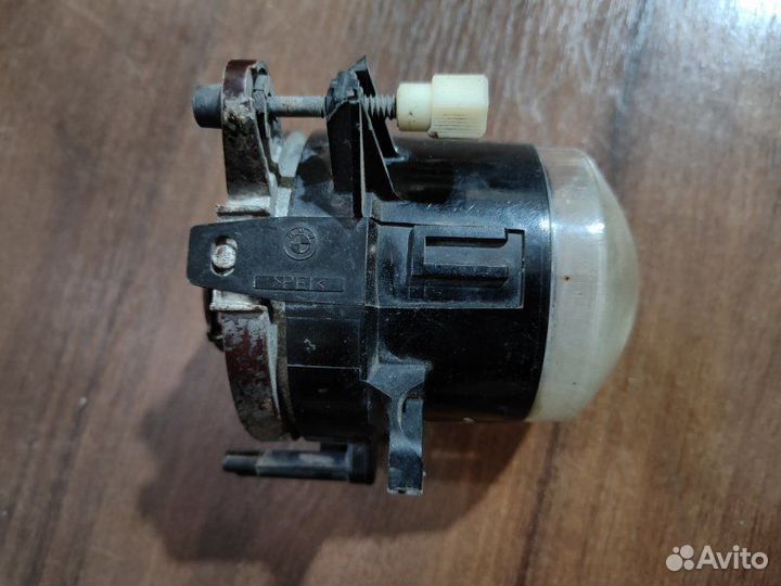 Фара противотуманная передняя левая Bmw 3-Series