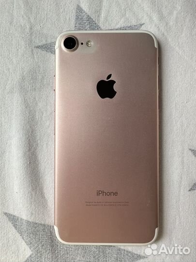 Телефон iPhone 7