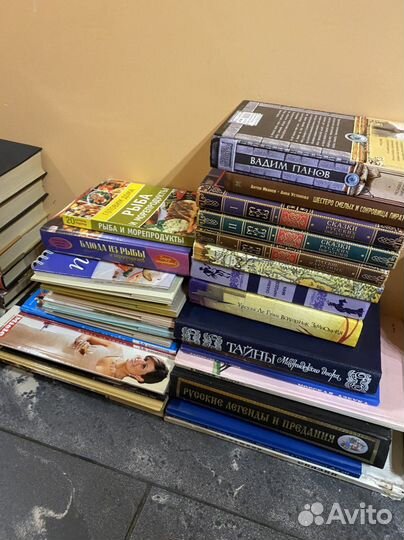 Книги разных жанров