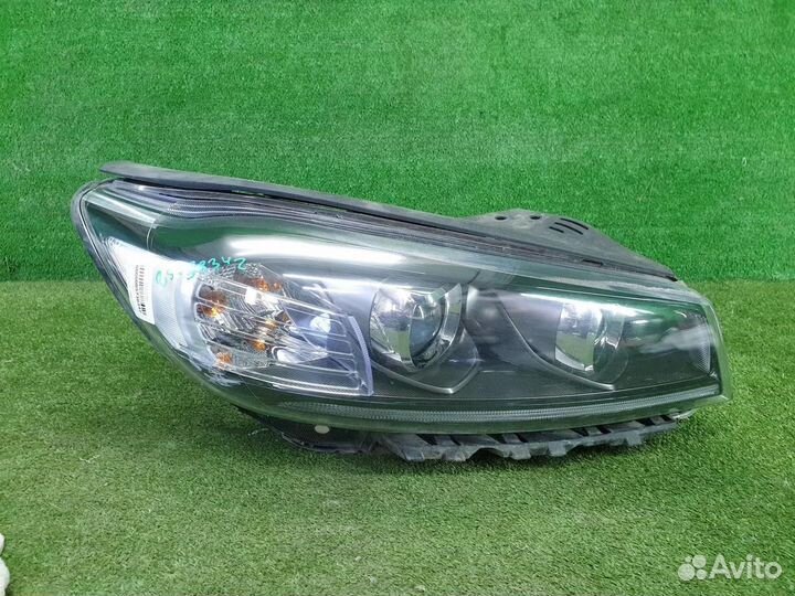 Фара правая Kia Sorento/Sorento Prime