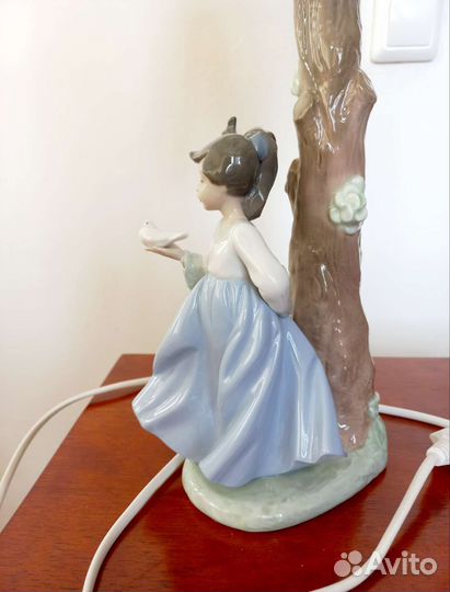 Лампа настольная NAO by Lladro'