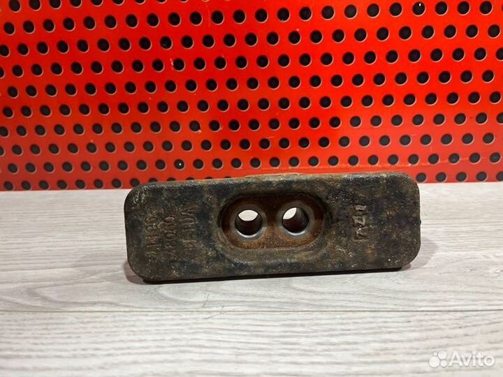 Кронштейн редуктора задний Lexus Nx 300H Z10 2021