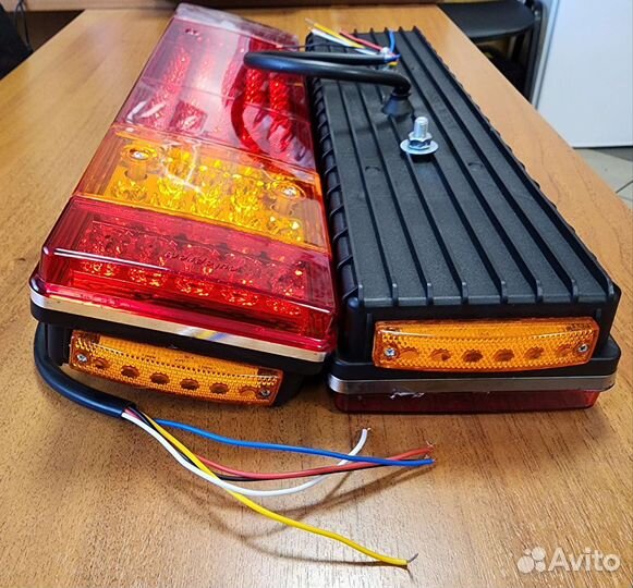 Фонари К-кт задние (525х140мм) на Фуру 6ть секций