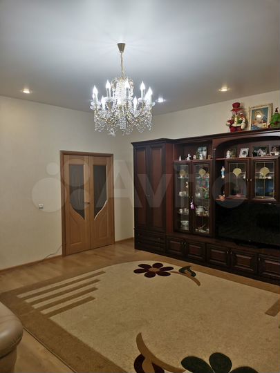 3-к. квартира, 122,1 м², 1/3 эт.