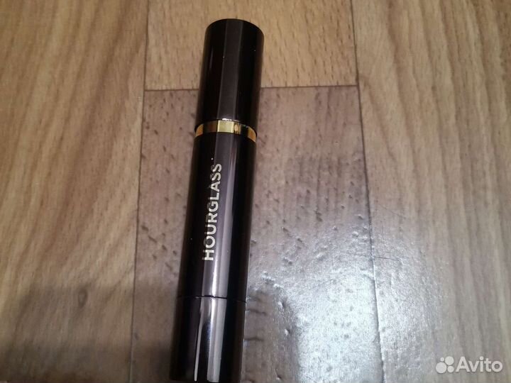 Hourglass помада