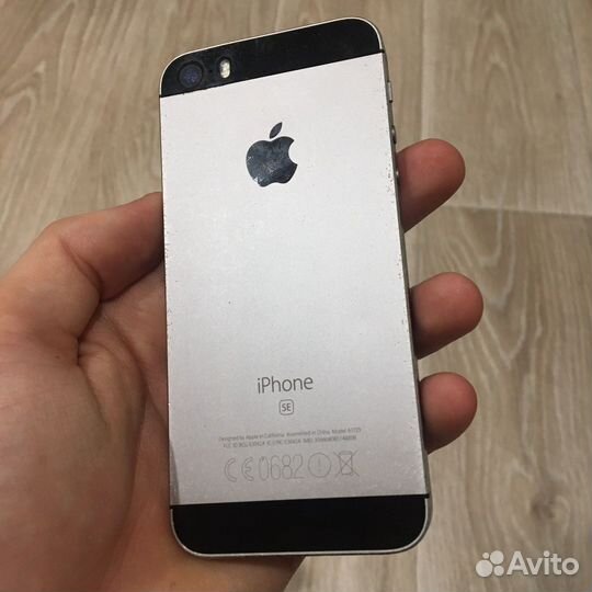 iPhone SE, 32 ГБ