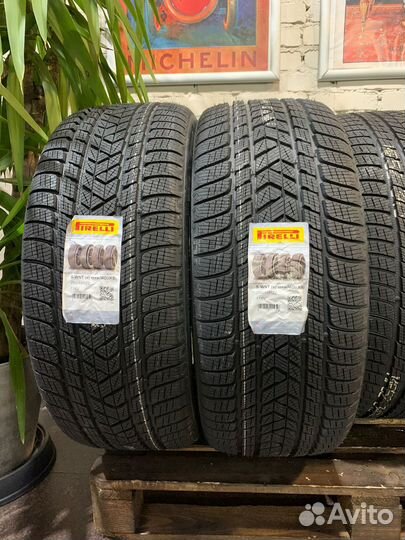 Pirelli Scorpion Winter 325/40 R22 и 285/45 R22 114V