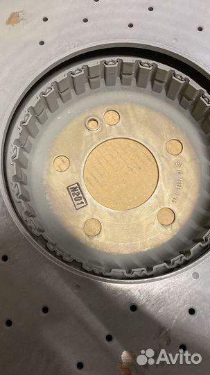 Тормозной диск перед MB W213 A0004218700 оригинал