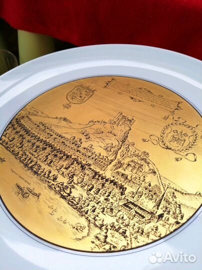 Тарелка немецкая фарфоровая с сусальным золотом