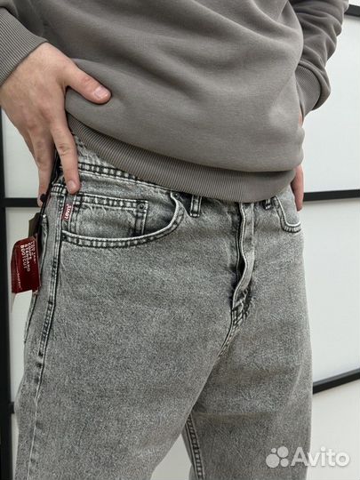 Джинсы levis