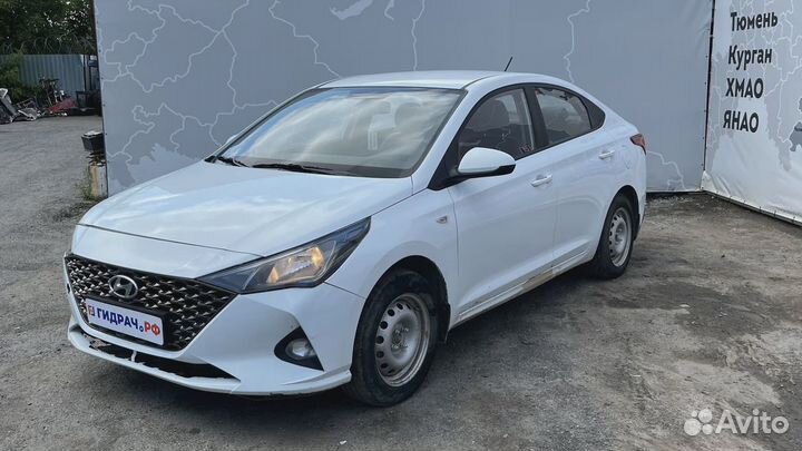 Обшивка крышки багажника Hyundai Solaris 81752-H50