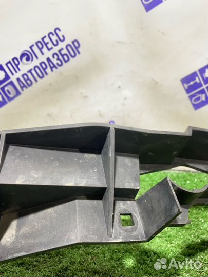 Крепление фары переднее правое Land Rover Range