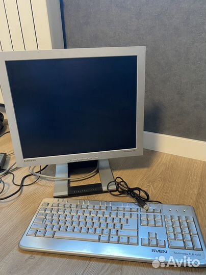 Монитор Samsung SyncMaster 192T