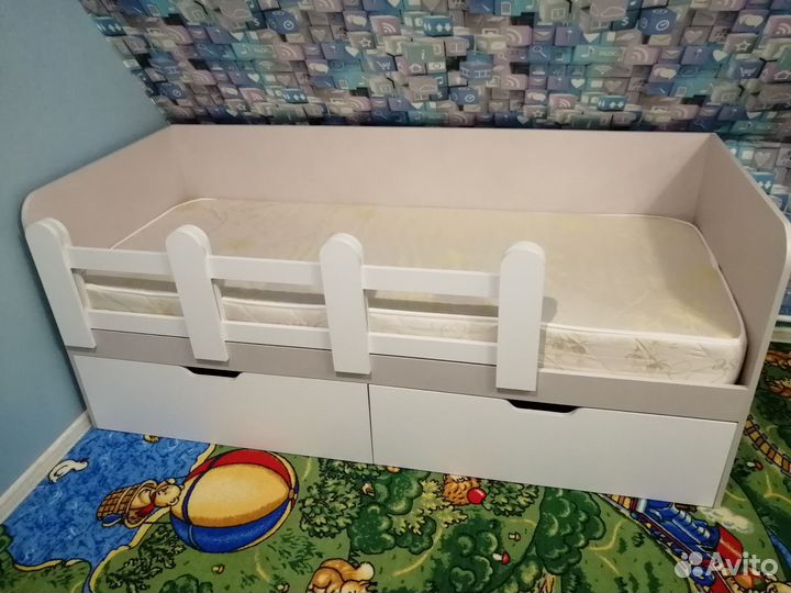 Кровать детская с матрасом