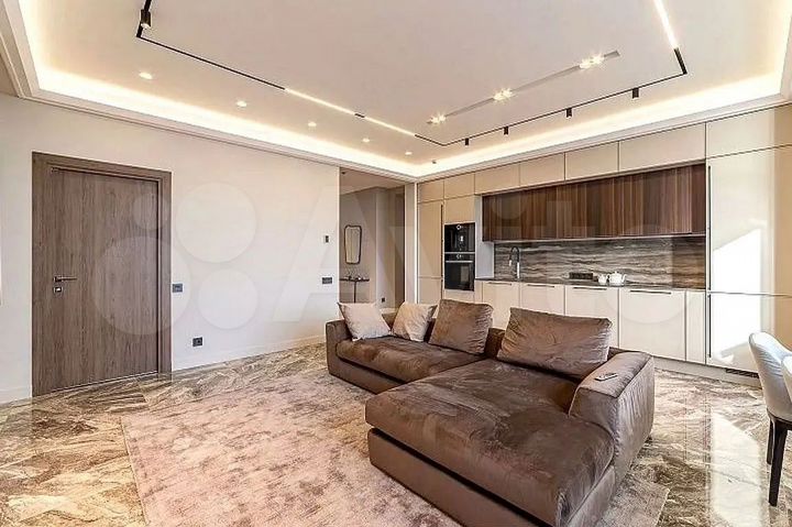 3-к. квартира, 90 м², 15/27 эт.