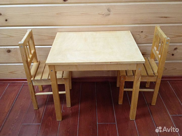 Детский стол и 2 стула IKEA Svala