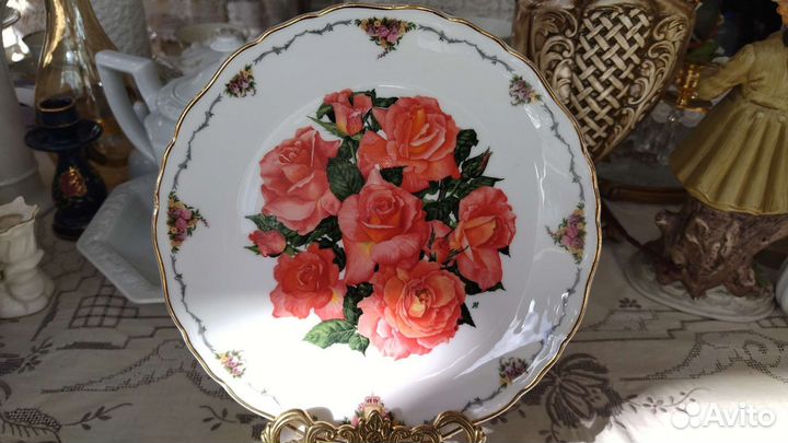 Винтажная декоративная тарелка Royal Albert Розы