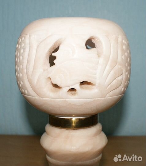 Лампа настольная из розового мрамора