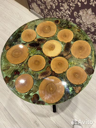 Стол из эпоксидной смолы