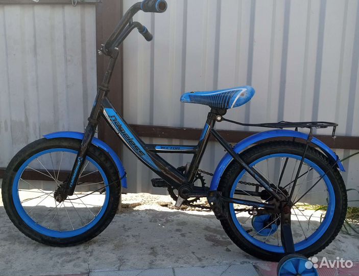 Велосипед детский 4 колесный