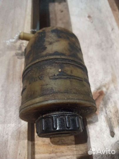 Бачок гур Renault Laguna 1