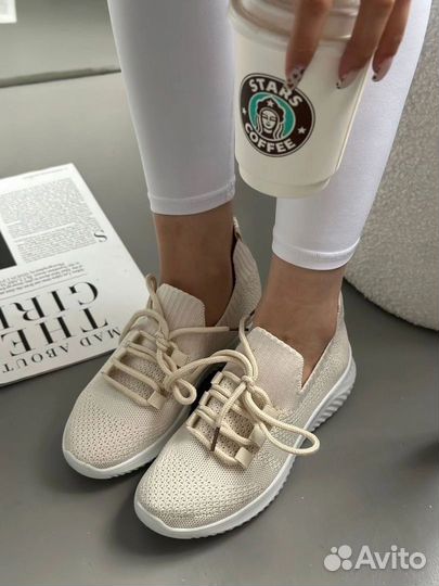 Кроссовки легкие 39 40