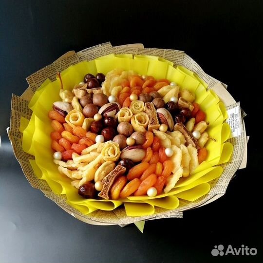 Букет из сухофруктов и орехов