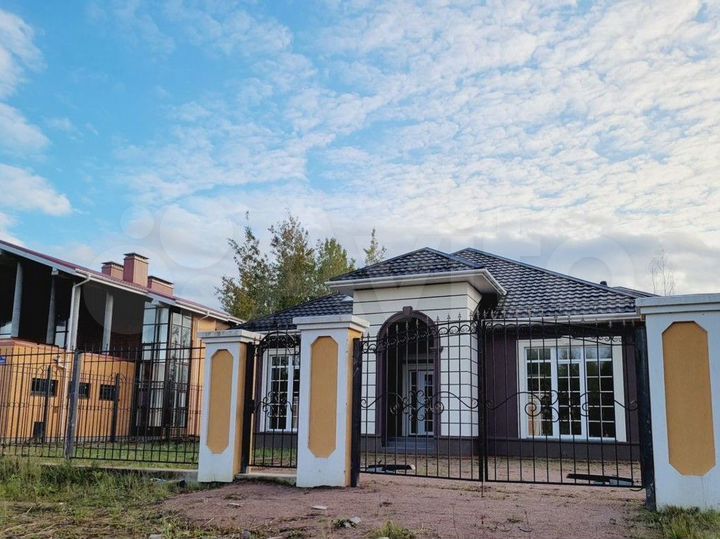 Дом 275 м² на участке 10,5 сот.