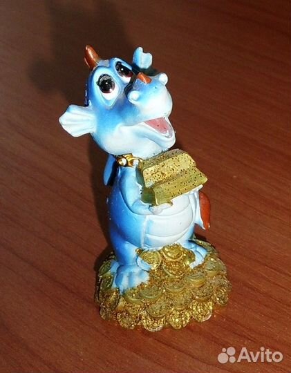 Фигурки Дракон с золотом 7 см и Собака башмак 3.5