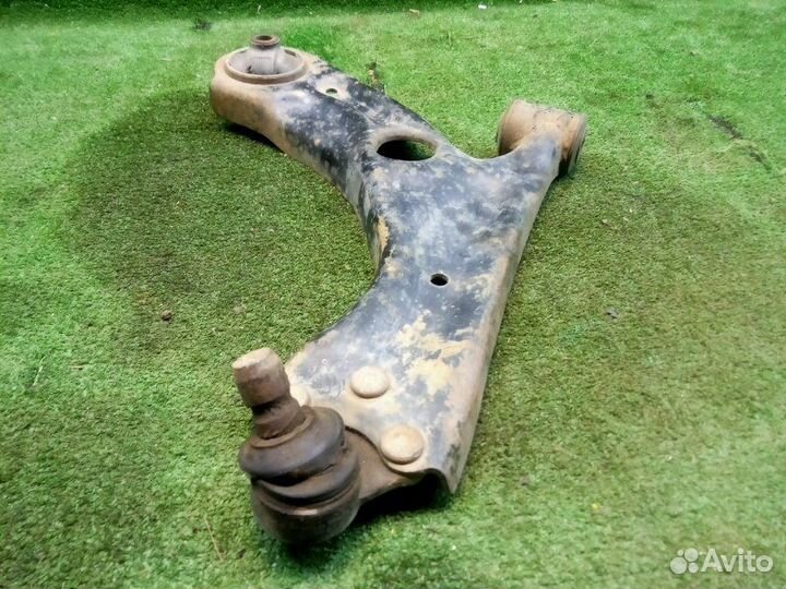 Рычаг подвески правый Chevrolet Aveo T300 T300 1.6