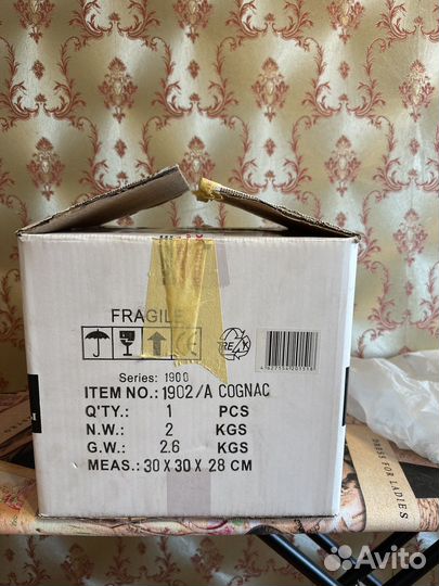 Комплект люстра и бра