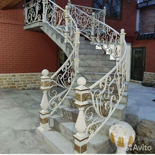 Кованные перила в рассрочку