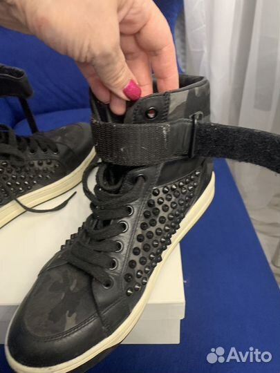 Кроссовки ботинки прадо