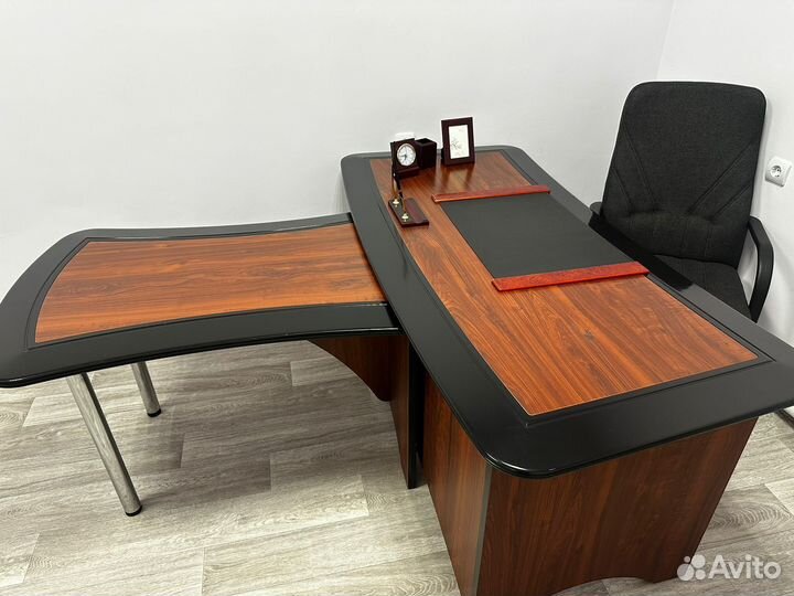 Стол руководителя