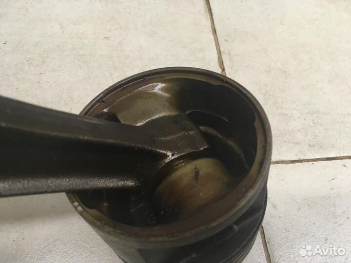 Поршень с шатуном 5-серия E34 1988-1995