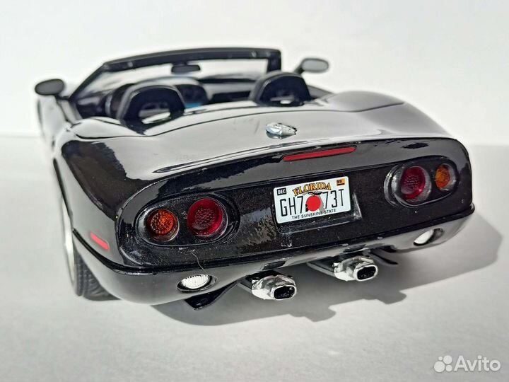 1:18 Bburago Shelby Series 1