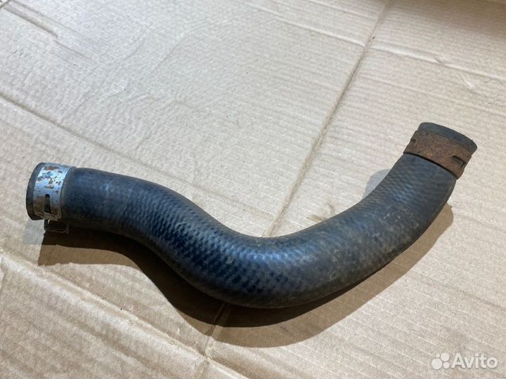 Патрубок радиатора нижний Suzuki Sx4 седан M16A