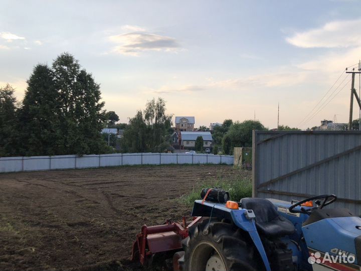 Вспашка земли минитрактором фрезеровка
