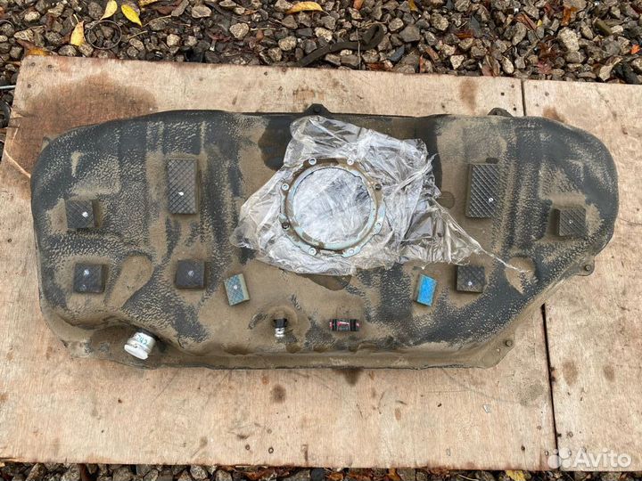 Бензобак Hyundai Solaris 2 Kia Rio 4