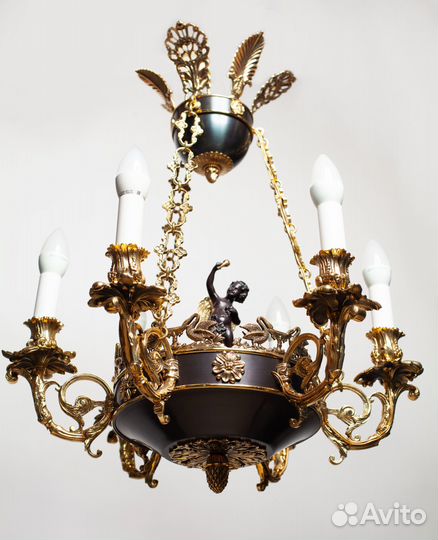 Бронзовая люстра с ангелом