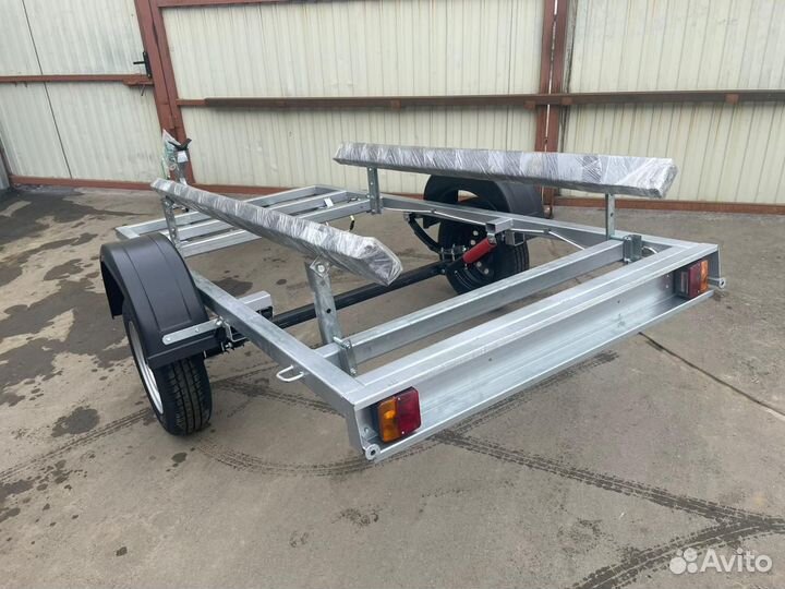 Лодочный прицеп 