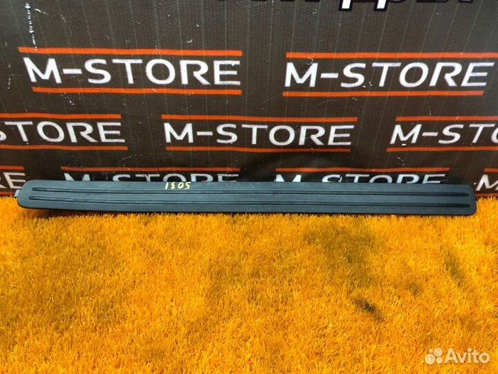 Накладка на порог салона передняя левая Volkswagen